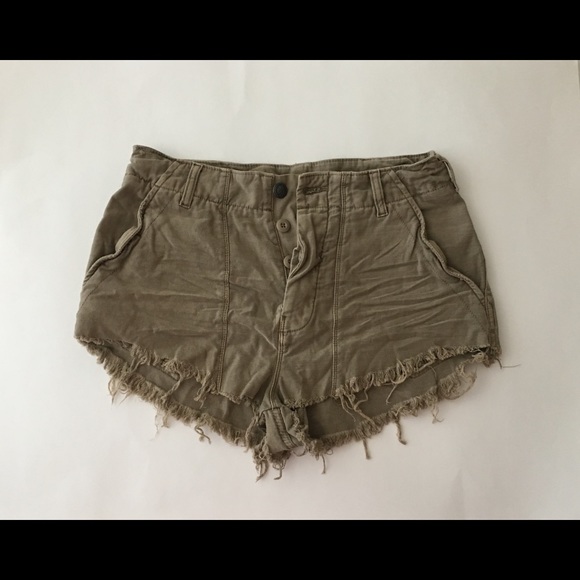 NEW Free People Raw Patched Standoff Cutoffs.Beige - Picture 5 of 7